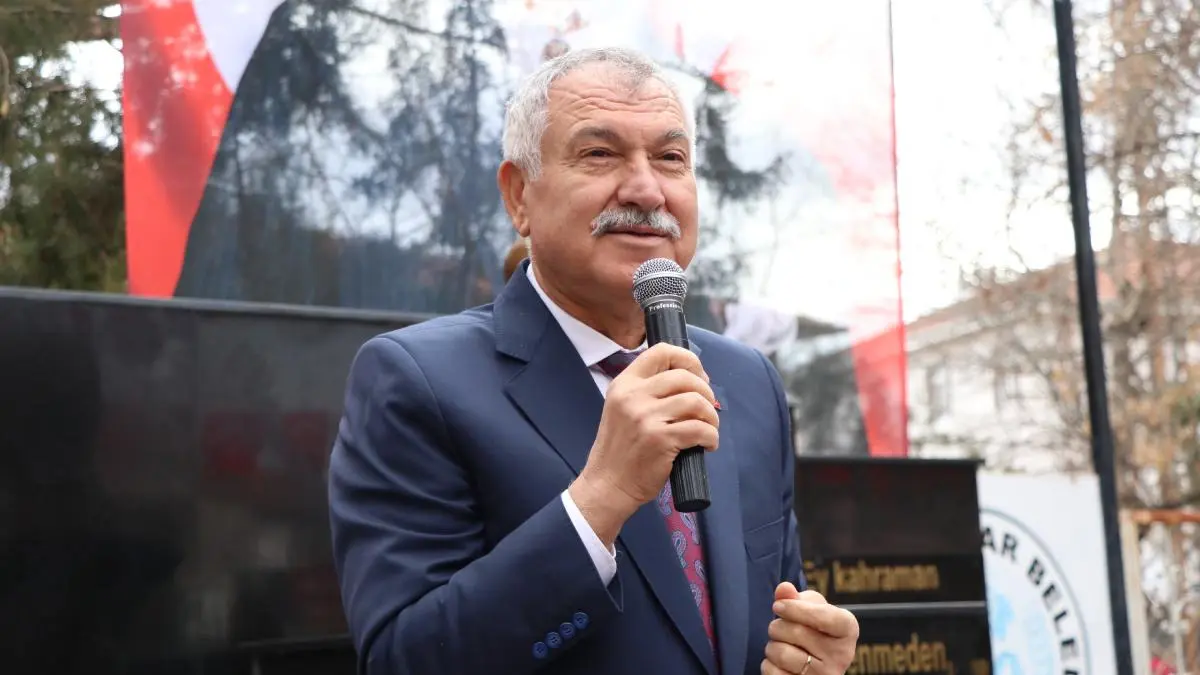 Zeydan Karalar'dan 'Yeni parti' kararı: "CHP'de kalacağım"