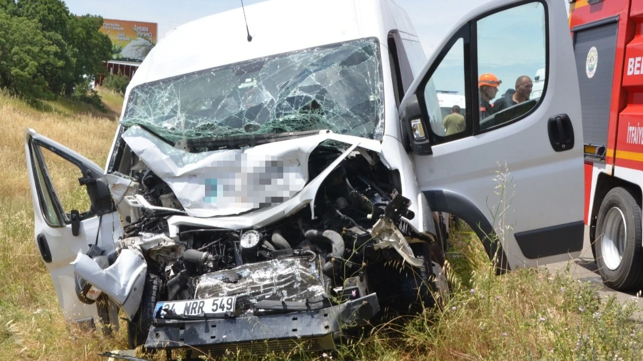 Feci kaza! Personel servisi, tankere çarptı: Çok sayıda yaralı var