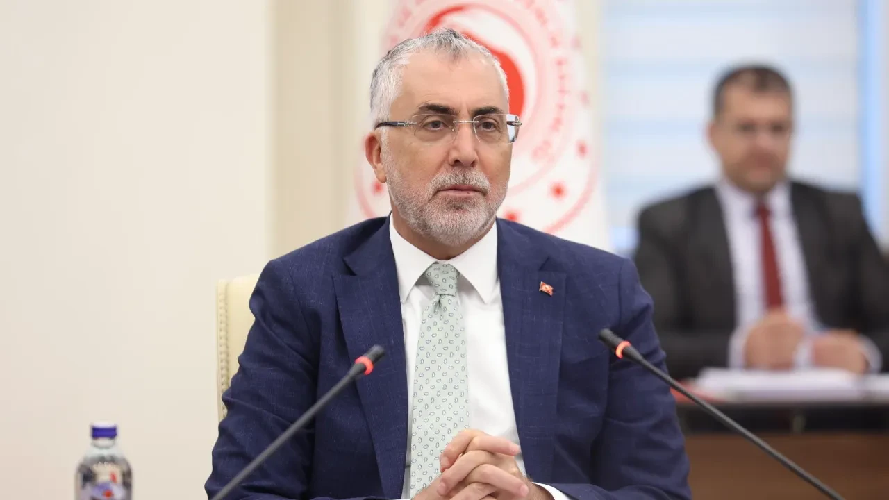 Bakan Işıkhan duyurdu: 32 ilaç daha SGK geri ödeme listesine alındı