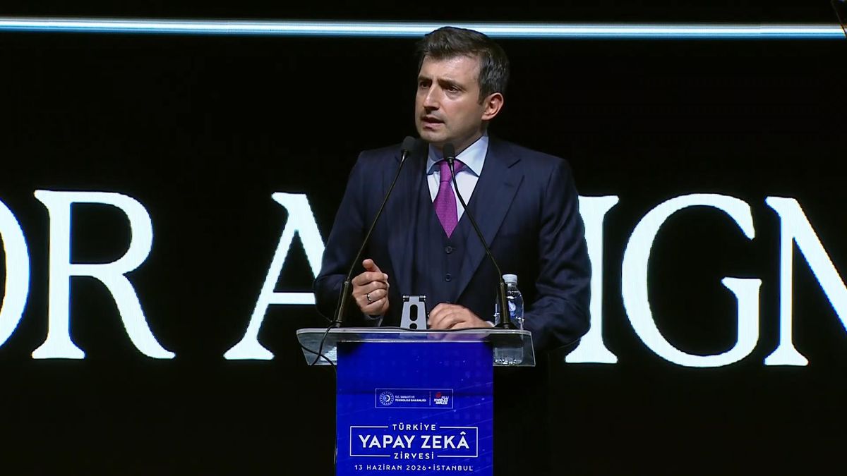 Bayraktar: Makinelerin ve makine insanlarının istilası ile karşı karşıyayız