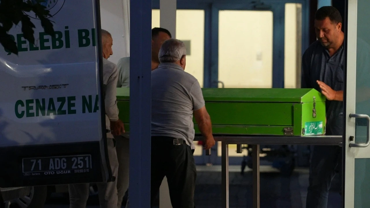 Kayıp ihbarından vahşet çıktı: Babasını parçalayıp tuvalete gömmüş