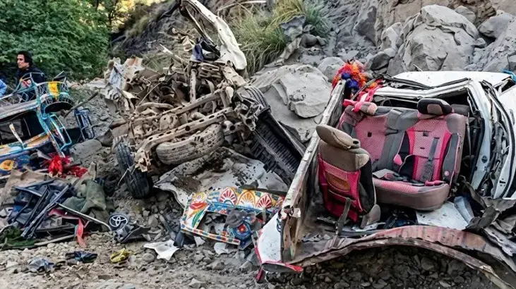 Pakistan'da bombalı saldırı! Can kaybı ve yaralılar var: 'İki patlama gerçekleşti'