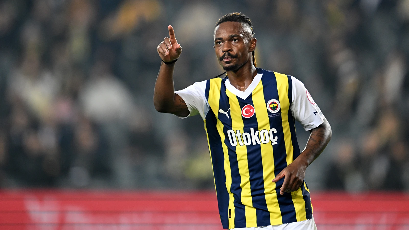 Bursaspor, eski Fenerbahçeli futbolcu Lincoln Henrique'yi kadrosuna kattı