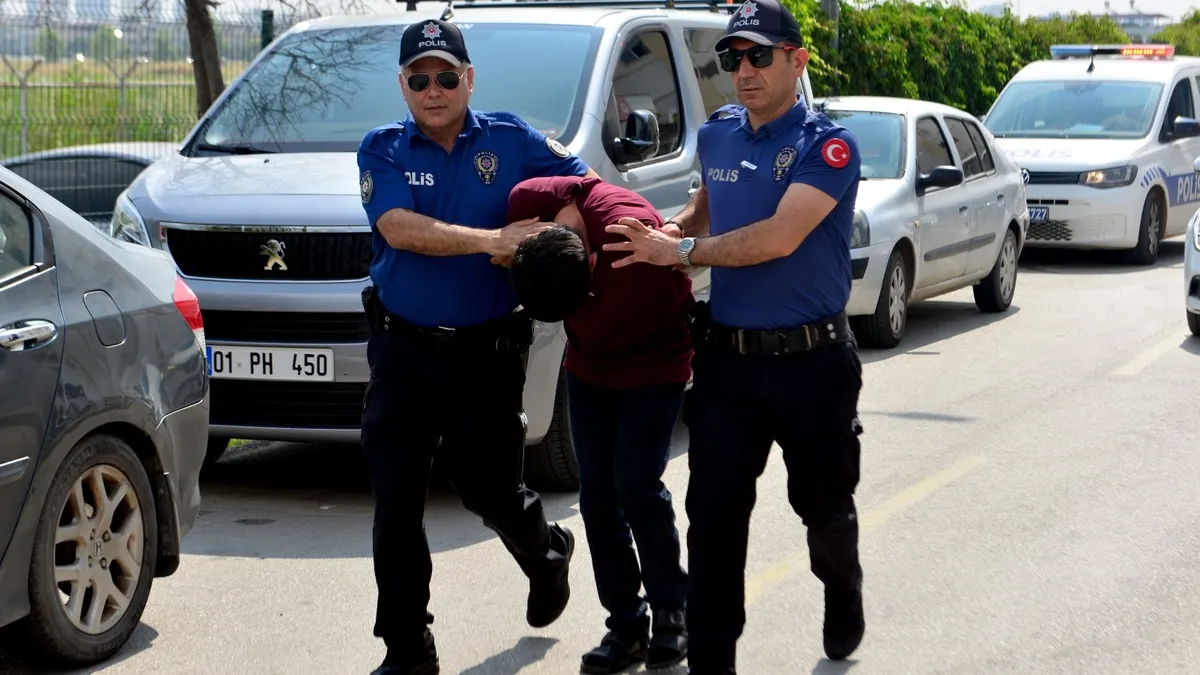 Direksiyon başında uyuyan dolmuş şoförü: Güneş yüzüme vurunca bir anda mayıştım