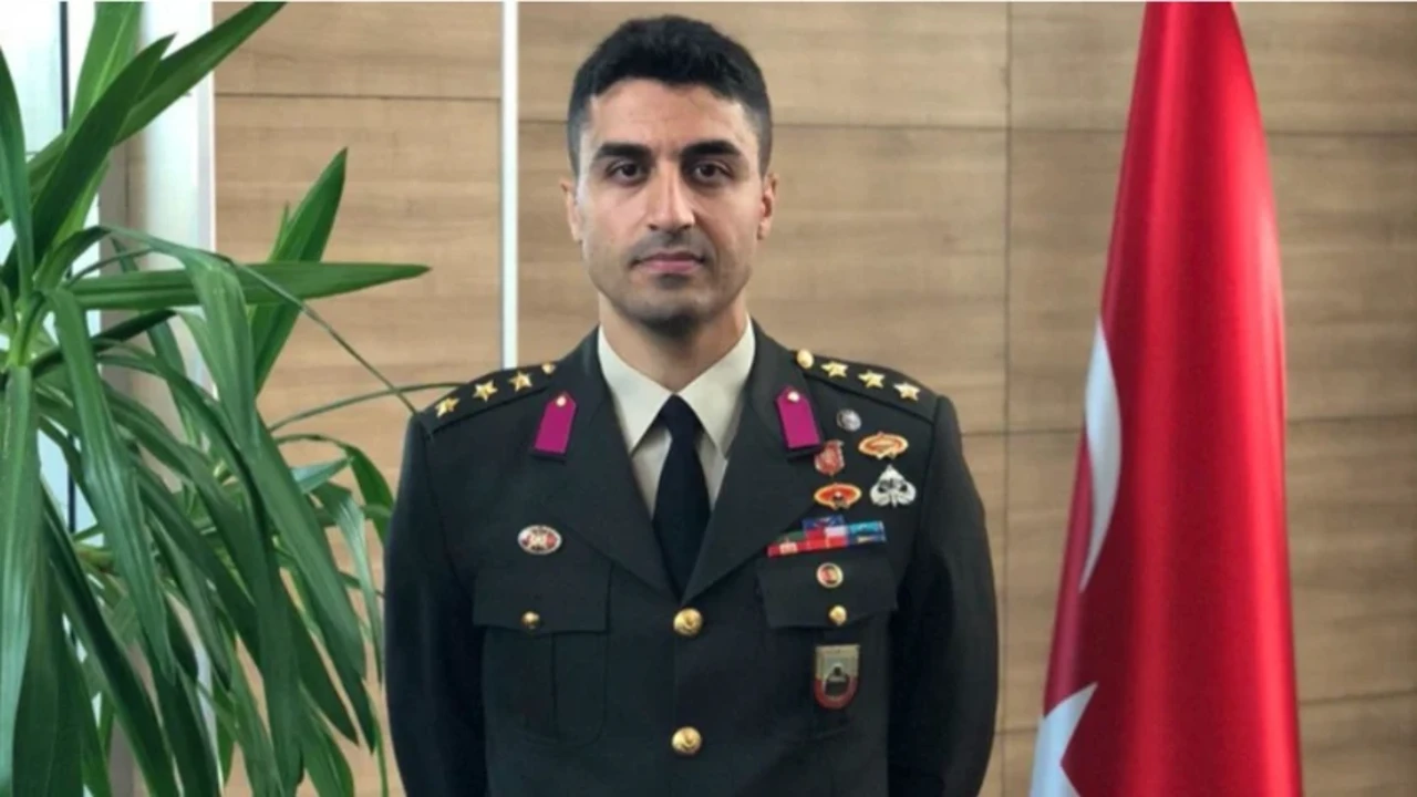TSK'da kılıçlı yemin töreni: Yarbay Türkoğlu hakkındaki ihraç kararı oy birliğiyle iptal edildi