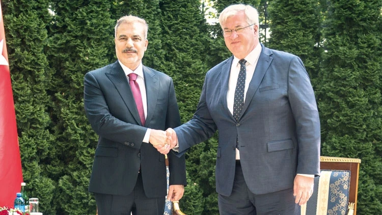 Fidan’dan Kiev’de mesajlar: Savaş Karadeniz’e taşınmasın