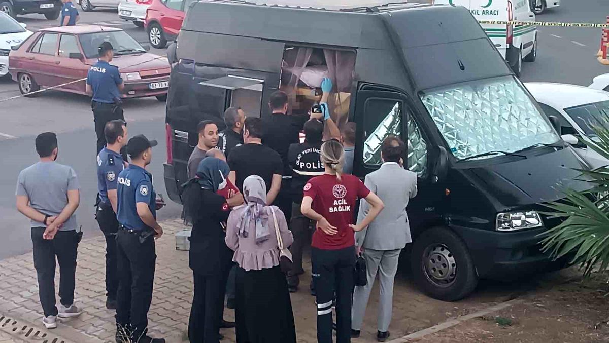 Şanlıurfa'da AVM'nin otoparkında erkek cesedi bulundu