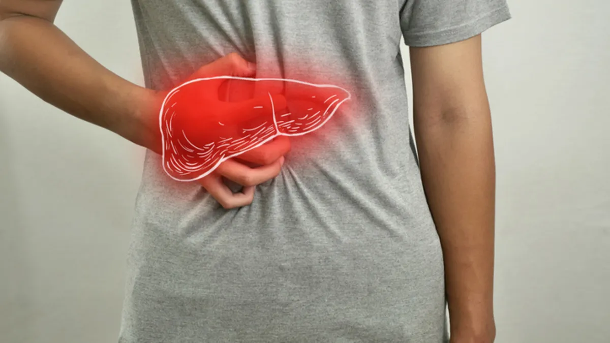 Karaciğeriniz sessizce yağlanıyor olabilir! Uzman bu belirtilere karşı uyardı