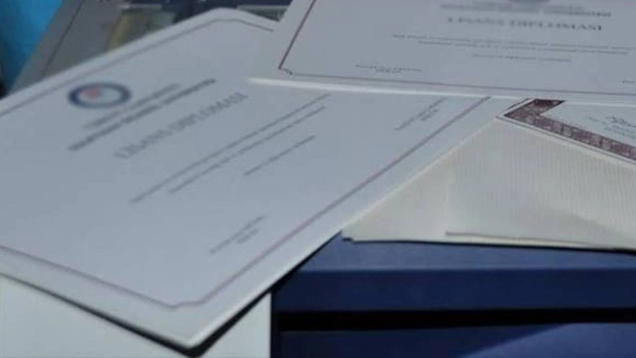 Yurt dışından gelmiş gibi yapıp Türkiye'nin en iyi fakültelerine girdiler! Sahte lise diploması skandalı