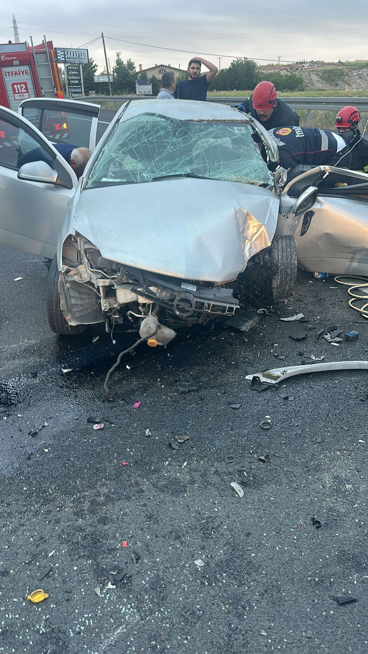 Nevşehir'de otomobil, aydınlatma direğine çarptı: 1 ölü, 3 yaralı
