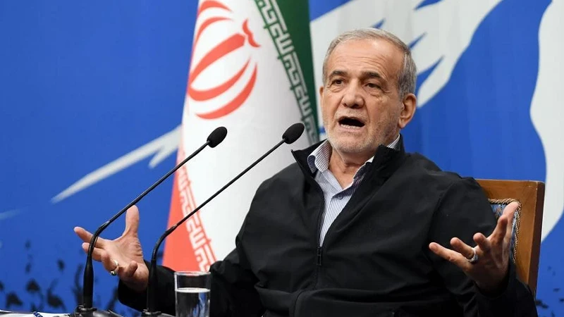 Pezeşkiyan: Ne savaş ne barış durumundan çıkmalıyız