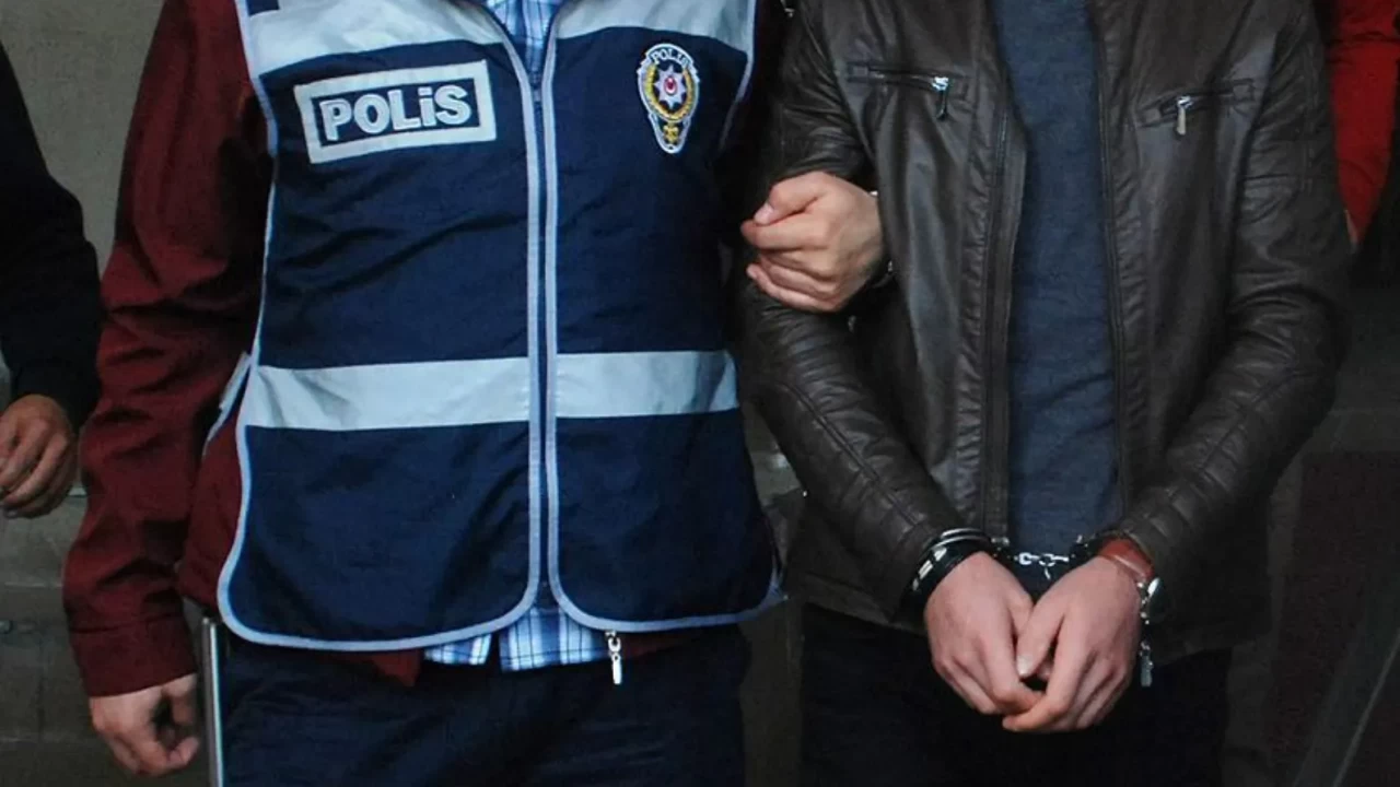 Adnan Oktar suç örgütüyle bağlantılı çocuk istismarcısı yakalandı!