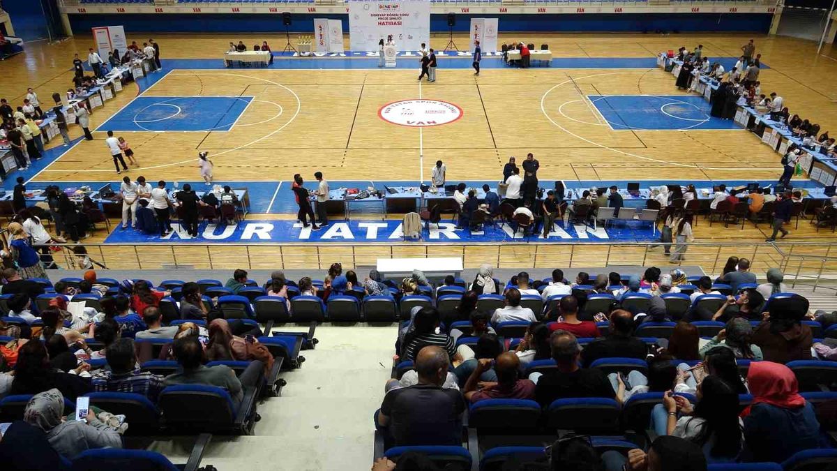 Van'da "DENEYAP Dönem Sonu Proje Şenliği" düzenlendi