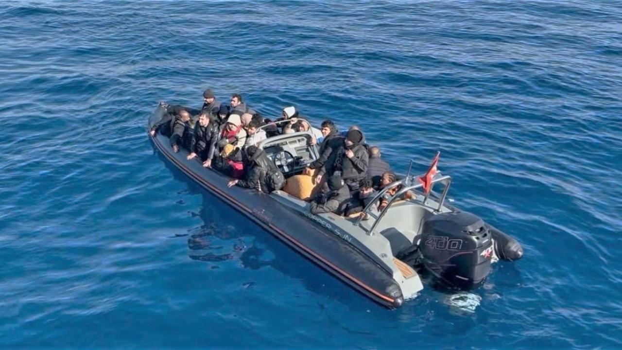 BM 2027'de yaklaşık 2,4 milyon mültecinin yeniden yerleştirilmeye ihtiyaç duyacağını öngörüyor
