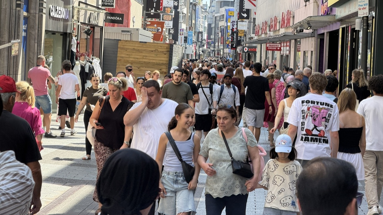 Almanya'da '41 derece' tedbirleri: Çok sayıda etkinlik iptal edildi