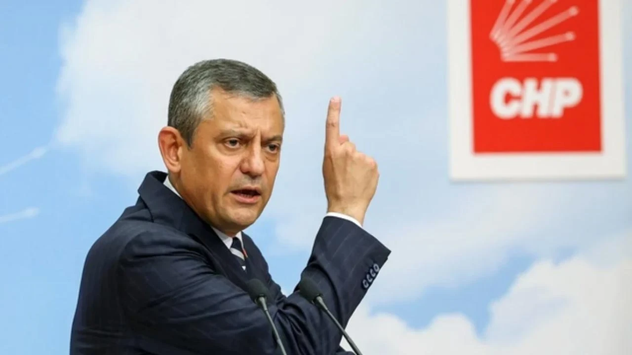 TV100 ÖZEL | 1 DEĞİL 3 PARTİ HAZIR! Sinan Burhan bomba kulis: Özgür Özel yeni parti için ofis tuttu
