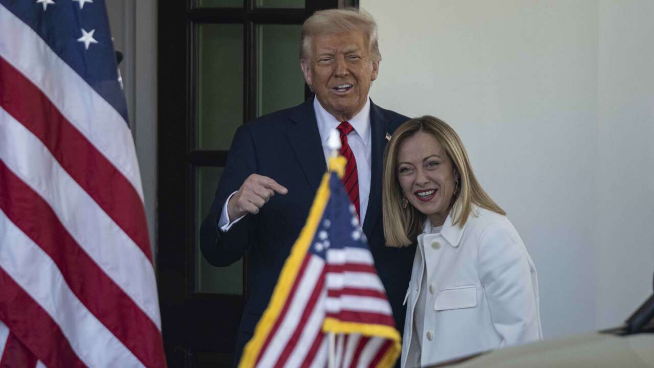 Dünya G7 zirvesindeki o fısıldaşmayı konuşuyor! Trump’ın "Terk edildim" sitemine Meloni’den "Her zaman dostuz" yanıtı