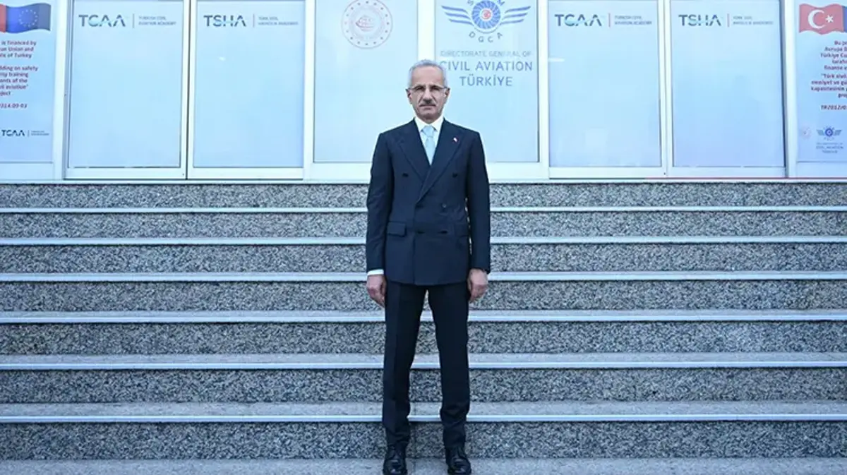 Bakan Uraloğlu: Şehit yakını ve gaziler için ücretsiz havacılık eğitimi veriliyor