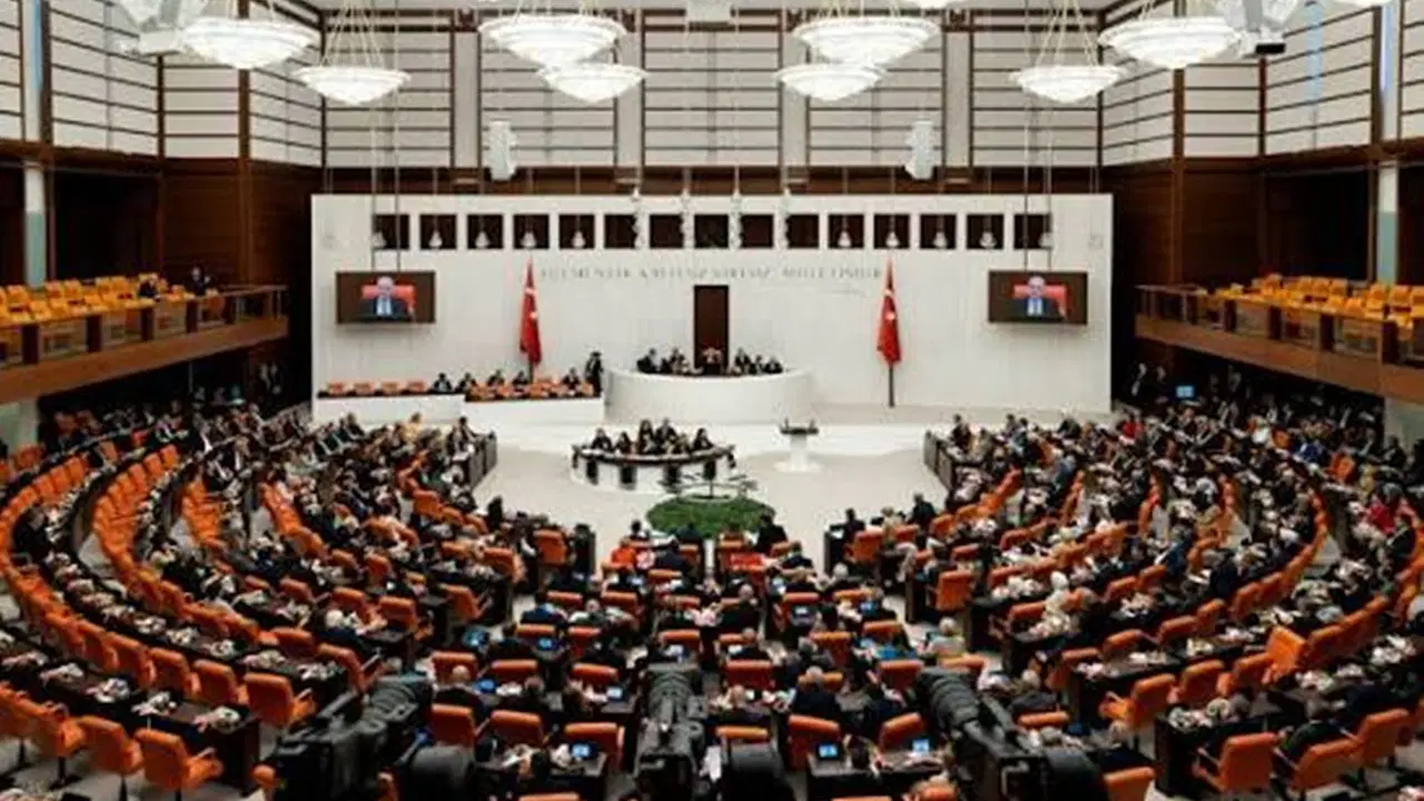 Emniyet, vergi ve basın mevzuatındaki değişiklikler Meclis'ten geçti