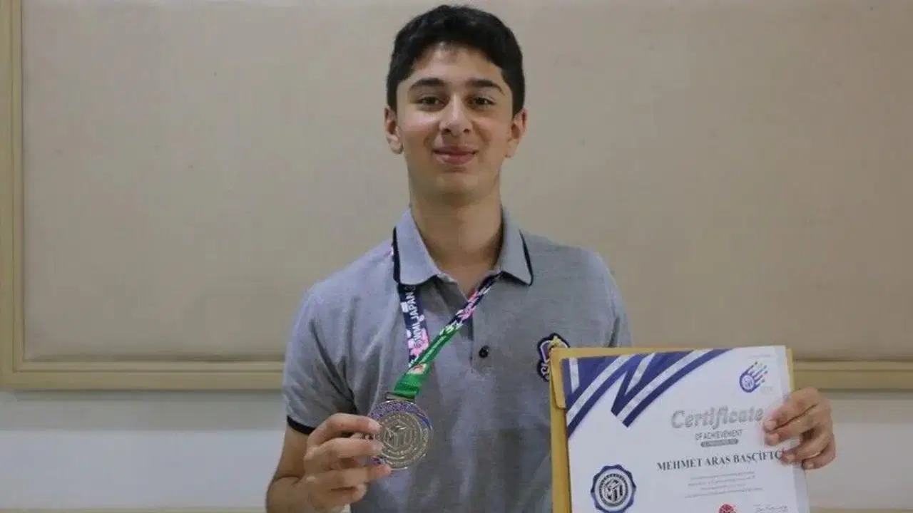Türk öğrenciler Japonya'daki matematik finalinde başarı elde etti