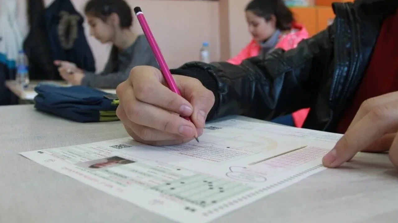 2026 LGS TERCİH EKRANI: Merkezi ve yerel yerleştirme tercihleri nasıl yapılır? İşte LGS tercih kılavuzu...
