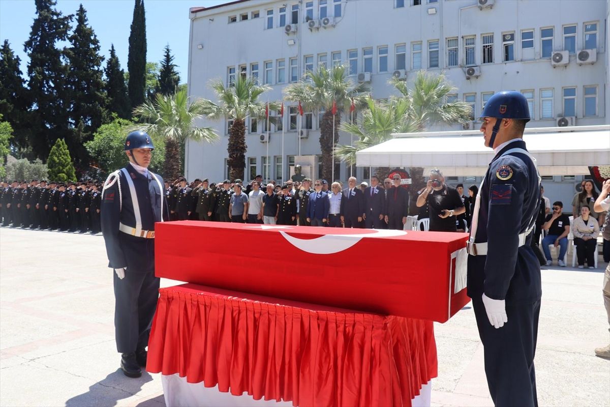 Manisa'da trafik kazasında hayatını kaybeden uzman çavuş için tören düzenlendi
