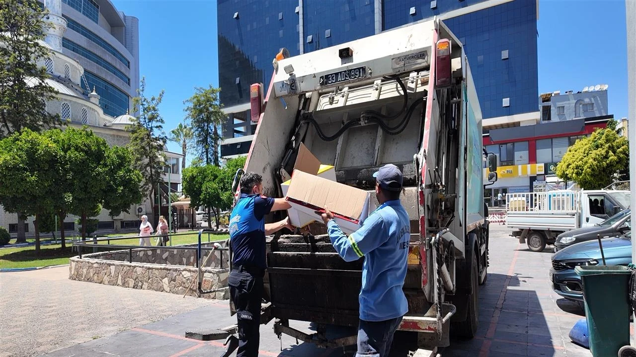 Mersin'de şok denetim: 230 tarihi geçmiş ürün toplatıldı
