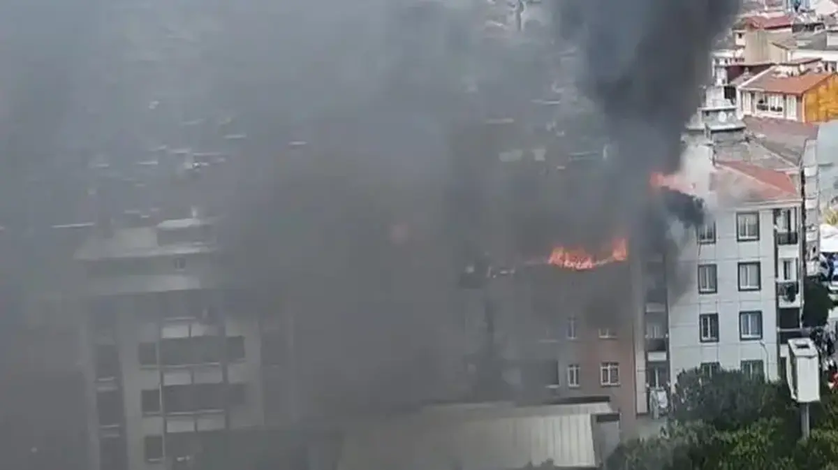 Esenyurt'ta korku dolu anlar! Alevler bir anda büyüdü, 3 binaya sıçradı