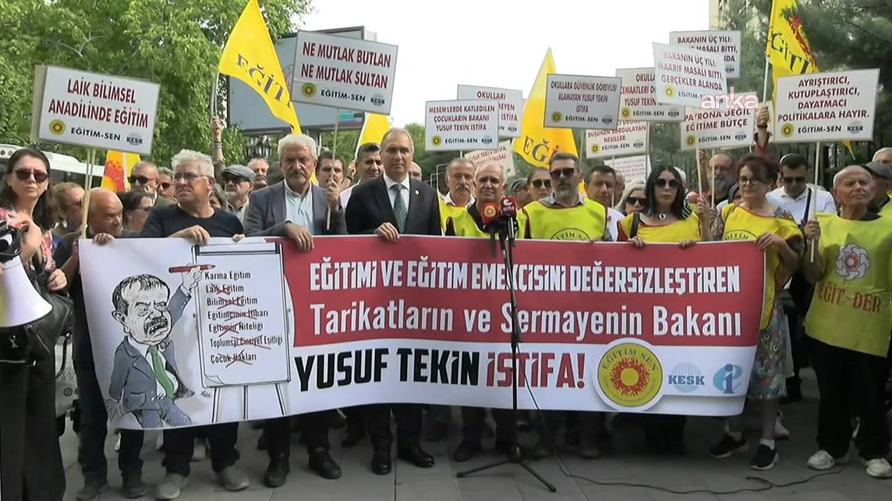 Eğitim-Sen'den Bakan Tekin'e görevdeki 3'üncü yılında protesto: "Tarikatların ve sermayenin bakanı Yusuf Tekin istifa"