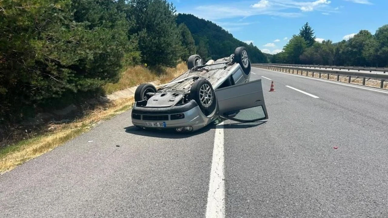 Bilecik'te otomobil takla attı: 3 kişi yaralandı
