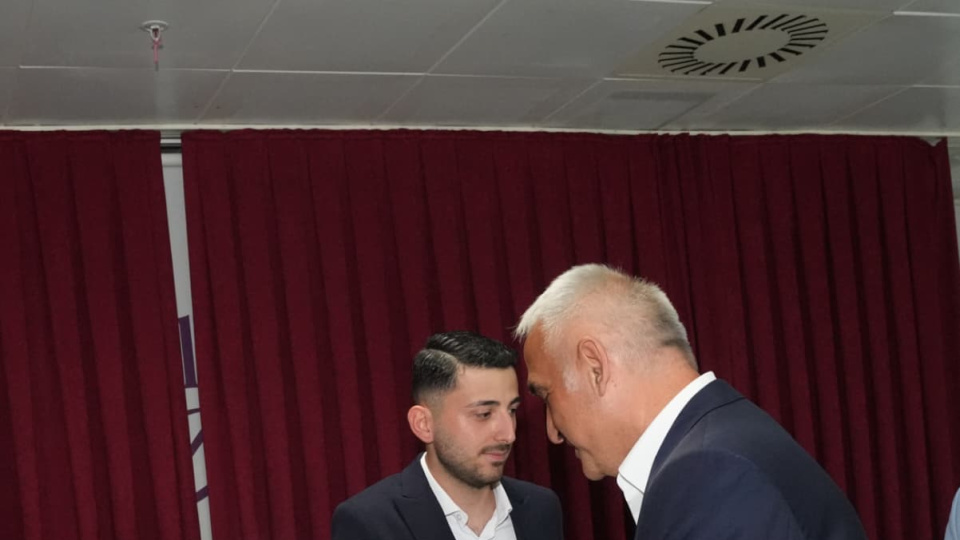 Bakan Mehmet Nuri Ersoy'dan yeni evlenen çiftlere sürpriz