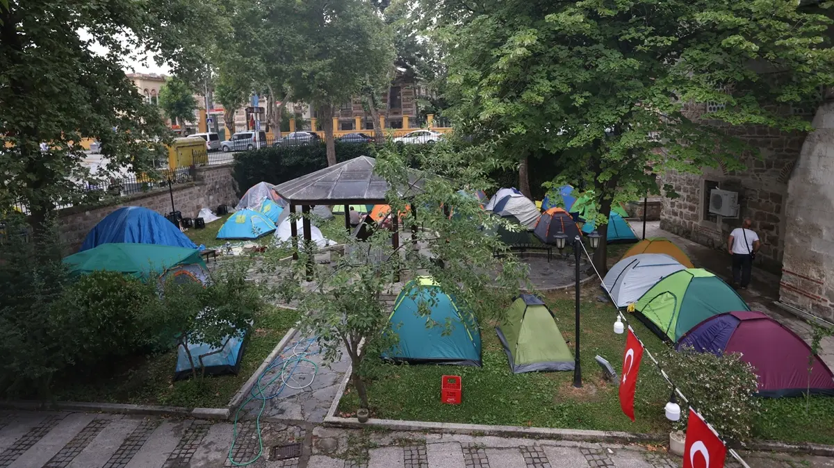 Kırkpınar sevdalısı güreşseverler çadırlarda konakladı
