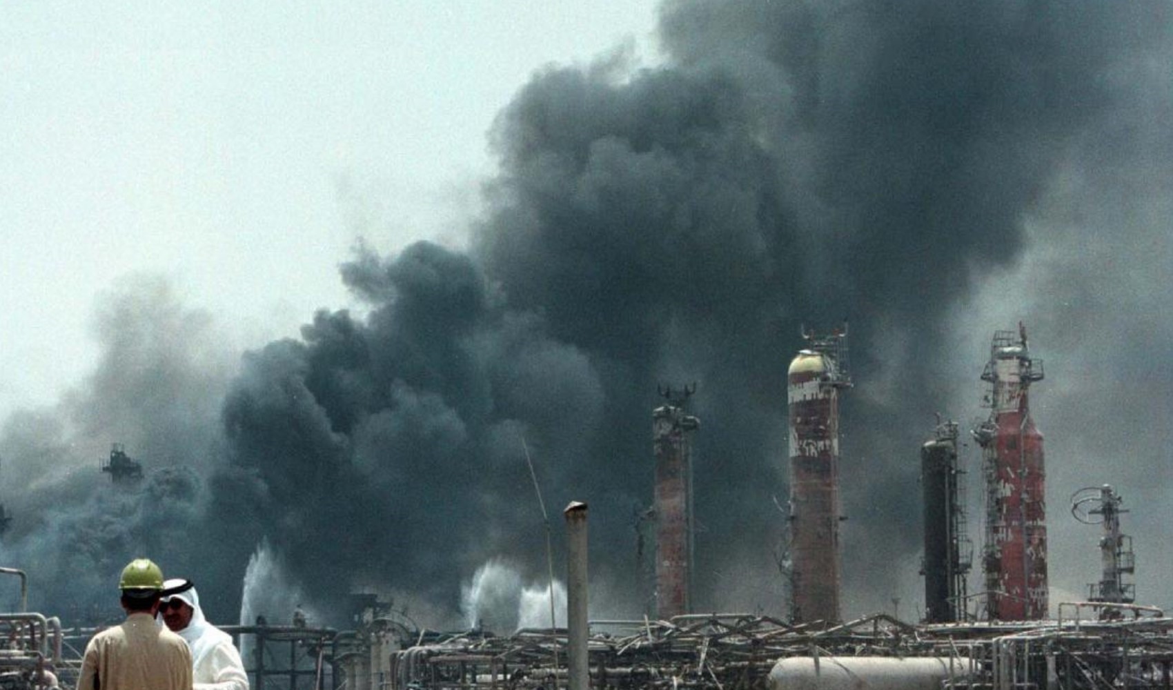 Kuveyt’te petrol tesisinde yangın: Yaralılar var