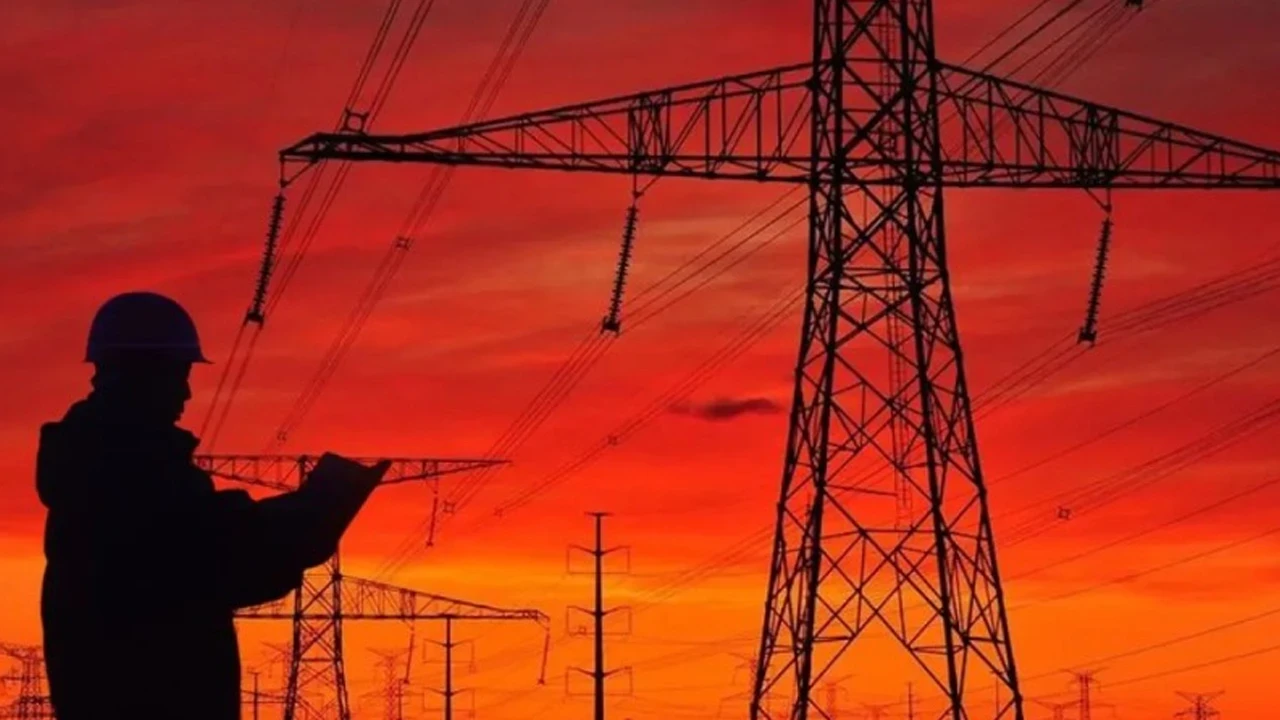 Elektrikte üretim tüketimi aştı, zirve saat şaşırttı