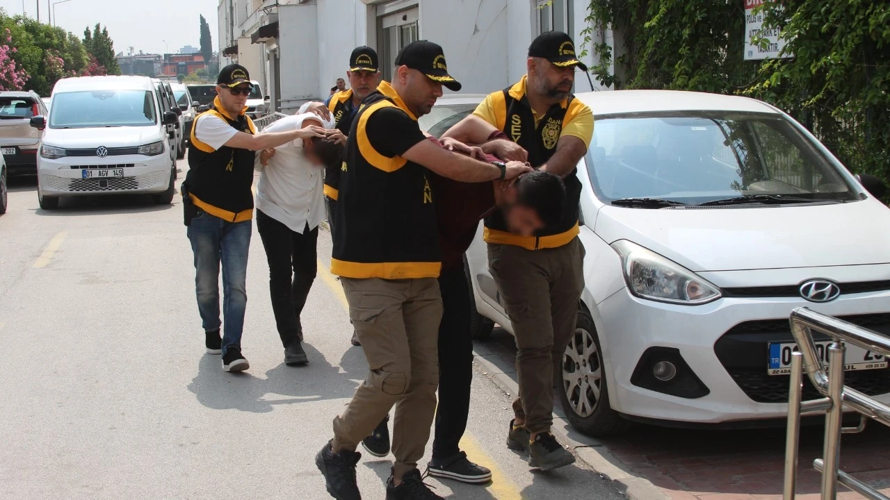 Eşini baba evine gönderdi, dayağı yedi! Cadde savaş alanına döndü! 3 kişi tutuklandı