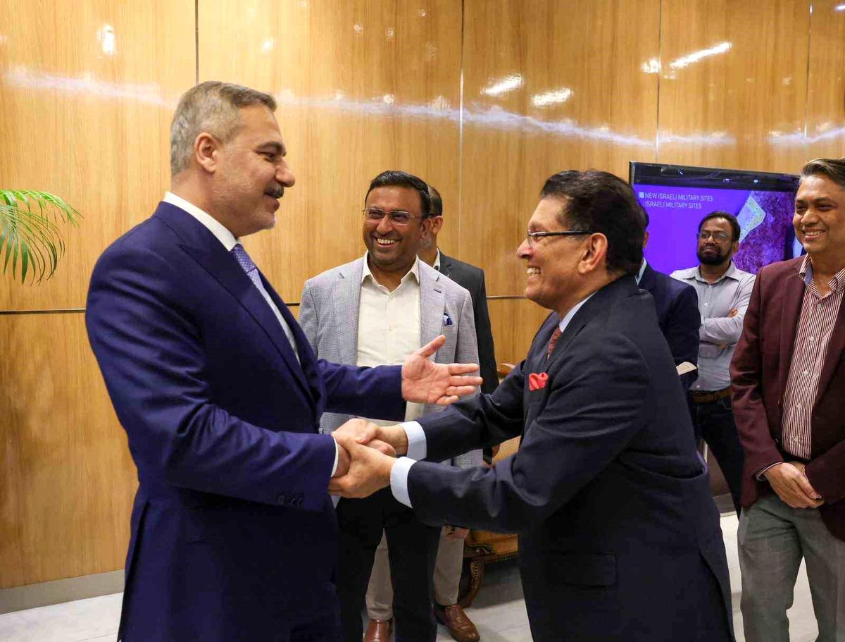 Bakan Fidan, Bangladeş'te mevkidaşı Rahman ile bir araya geldi