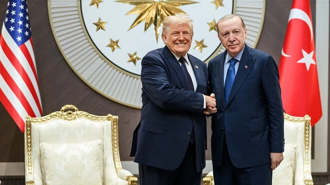 Beyaz Saray, Trump ve Erdoğan'ın tokalaştığı fotoğrafı paylaştı