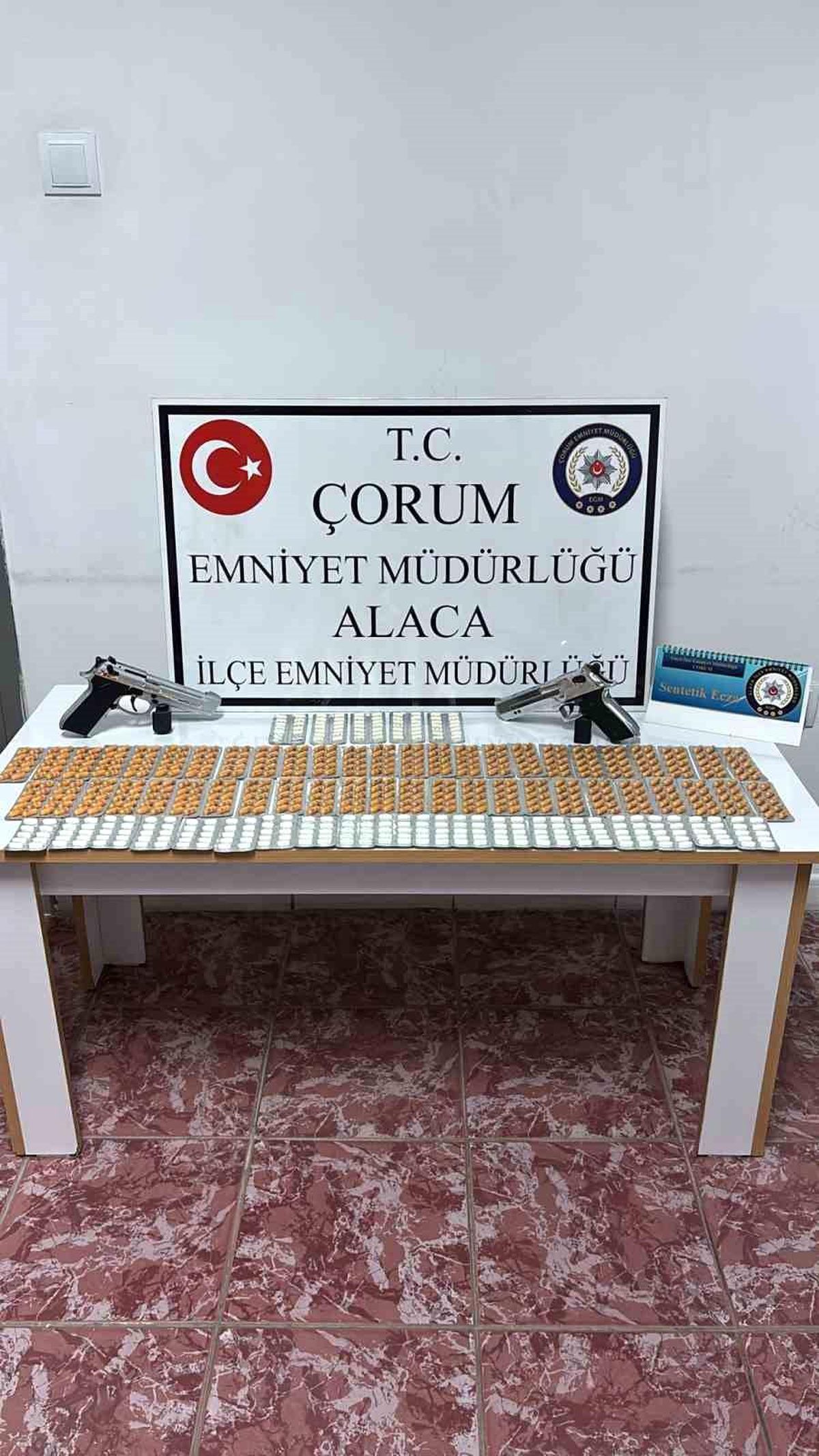 Çorum'da 756 adet sentetik ecza hapı ele geçirildi: 1 tutuklama