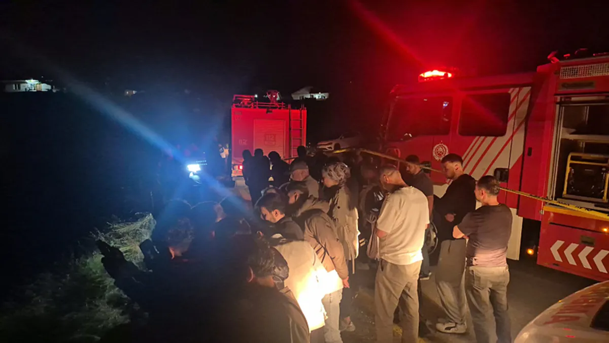 Düzce'de taksi 100 metrelik şarampole devrildi: Sürücü yaralandı