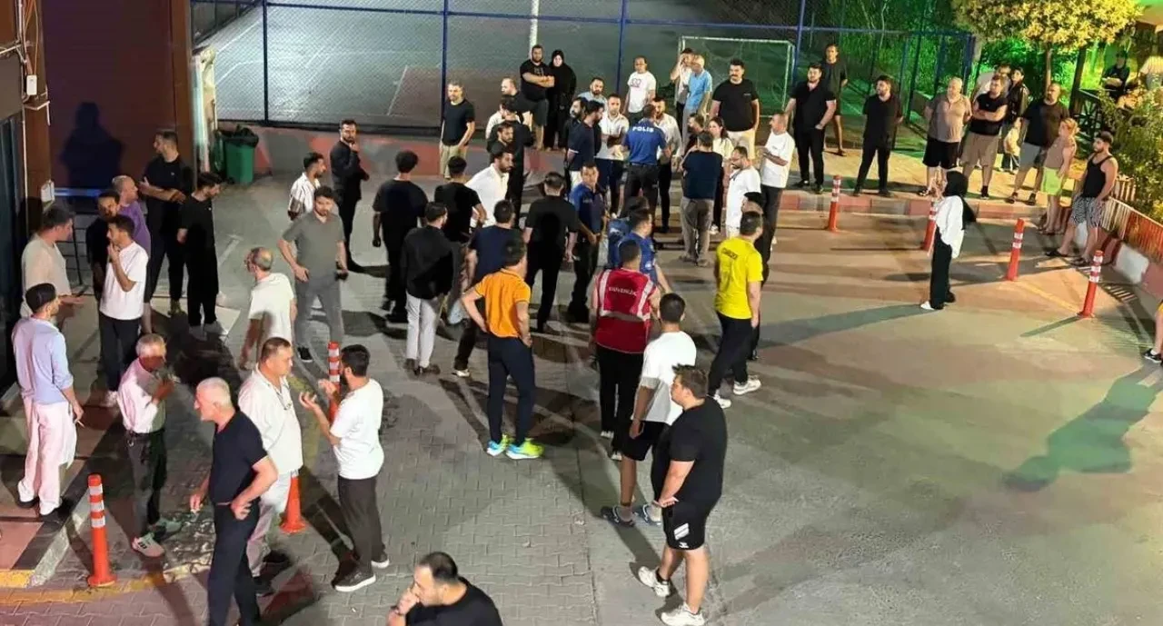 Esenyurt'ta 'siteye giriş' muharebesi! 3 kişi yaralandı