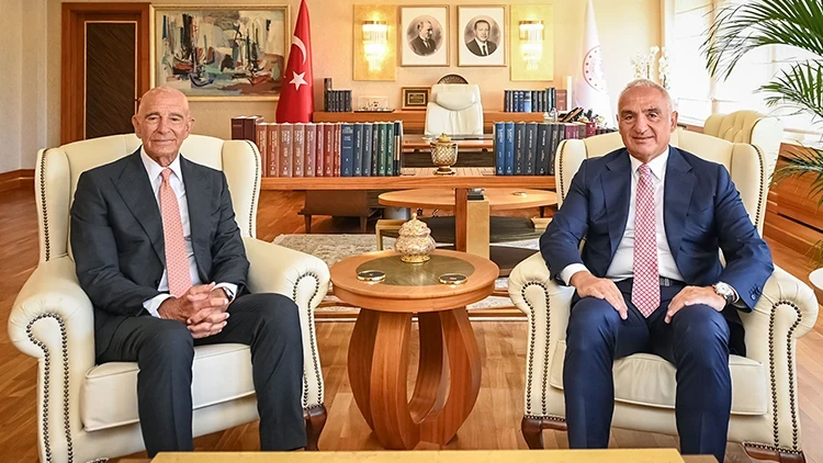Bakan Ersoy, ABD’nin Ankara Büyükelçisi Tom Barrack’ı ağırladı