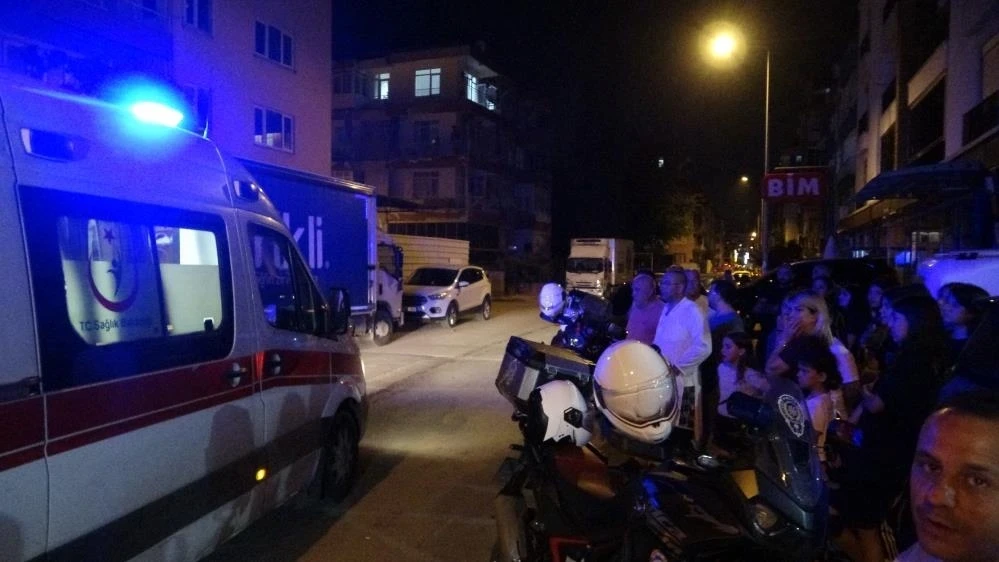 Apartmanda çıkan yangın mahalleliyi sokağa döktü