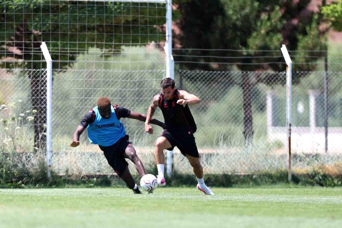 Sivasspor'da yeni sezon hazırlıkları sürüyor