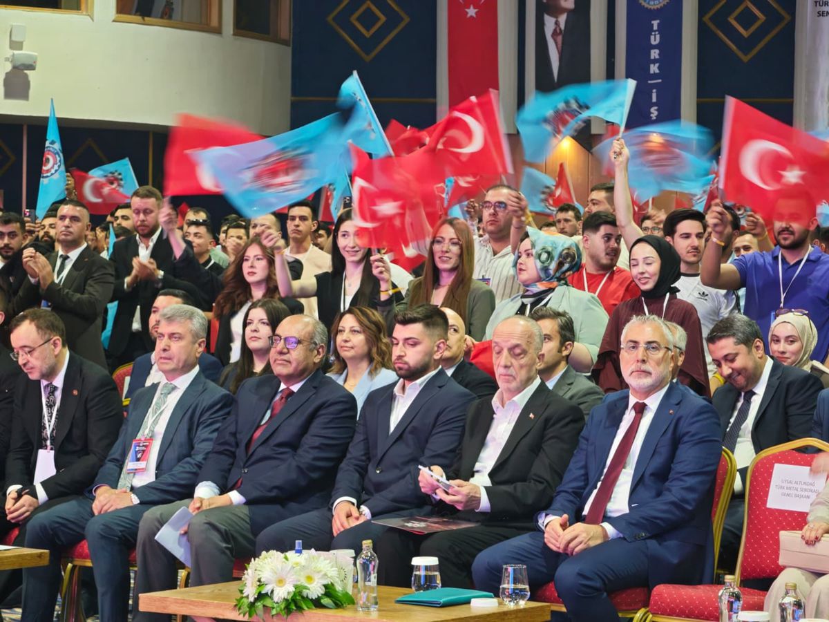 Bakan Işıkhan: İrademizin yönetimini sanal dünyaya teslim etmekten kaçınmalıyız