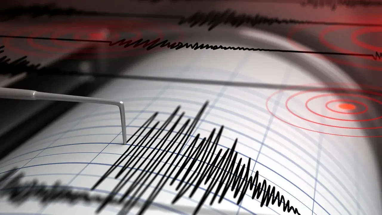 Ege Denizi'nde ürküten deprem! AFAD verileri açıkladı