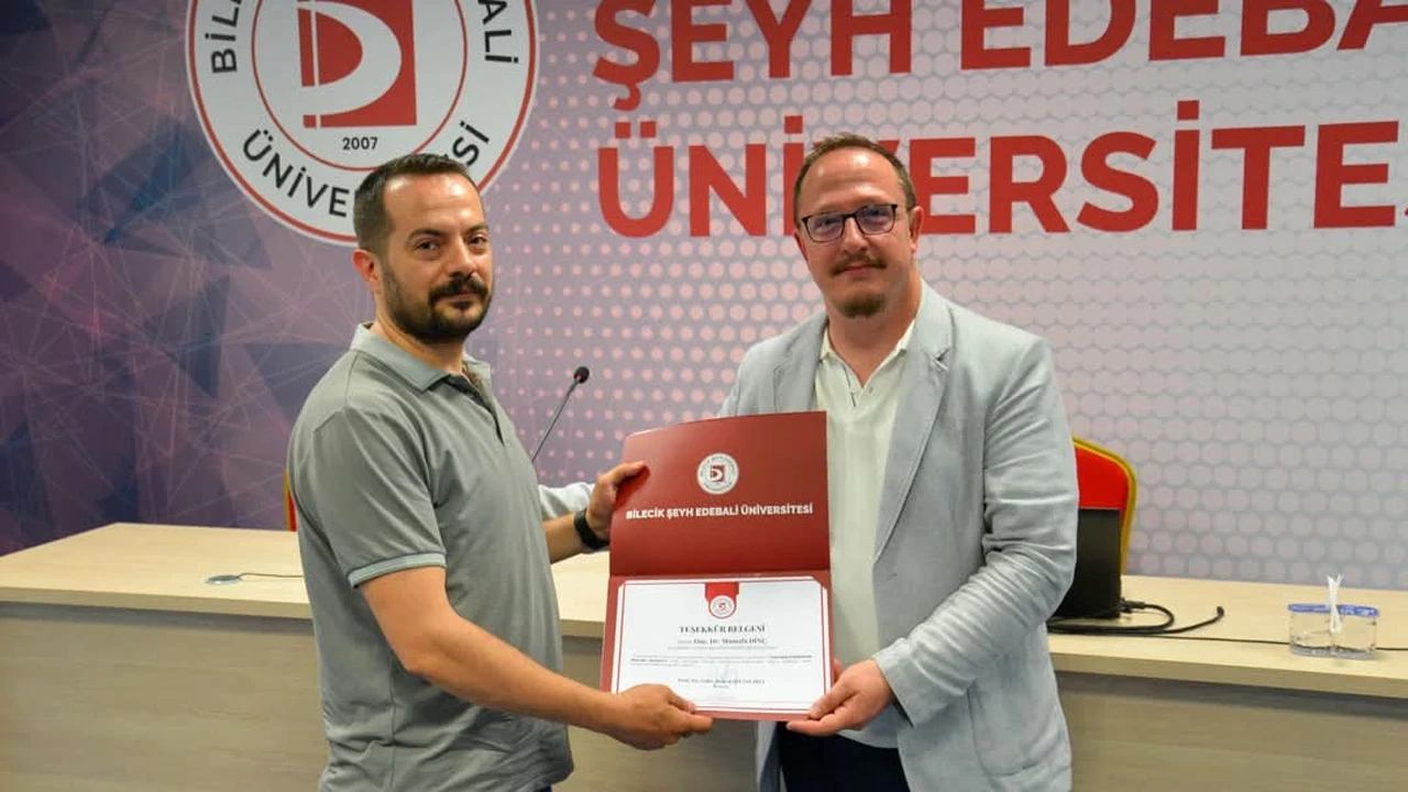 Şeyh Edebali’nin 700. Yılında 'Türk Halk Kültüründe Bayrak' Konferansı düzenlendi