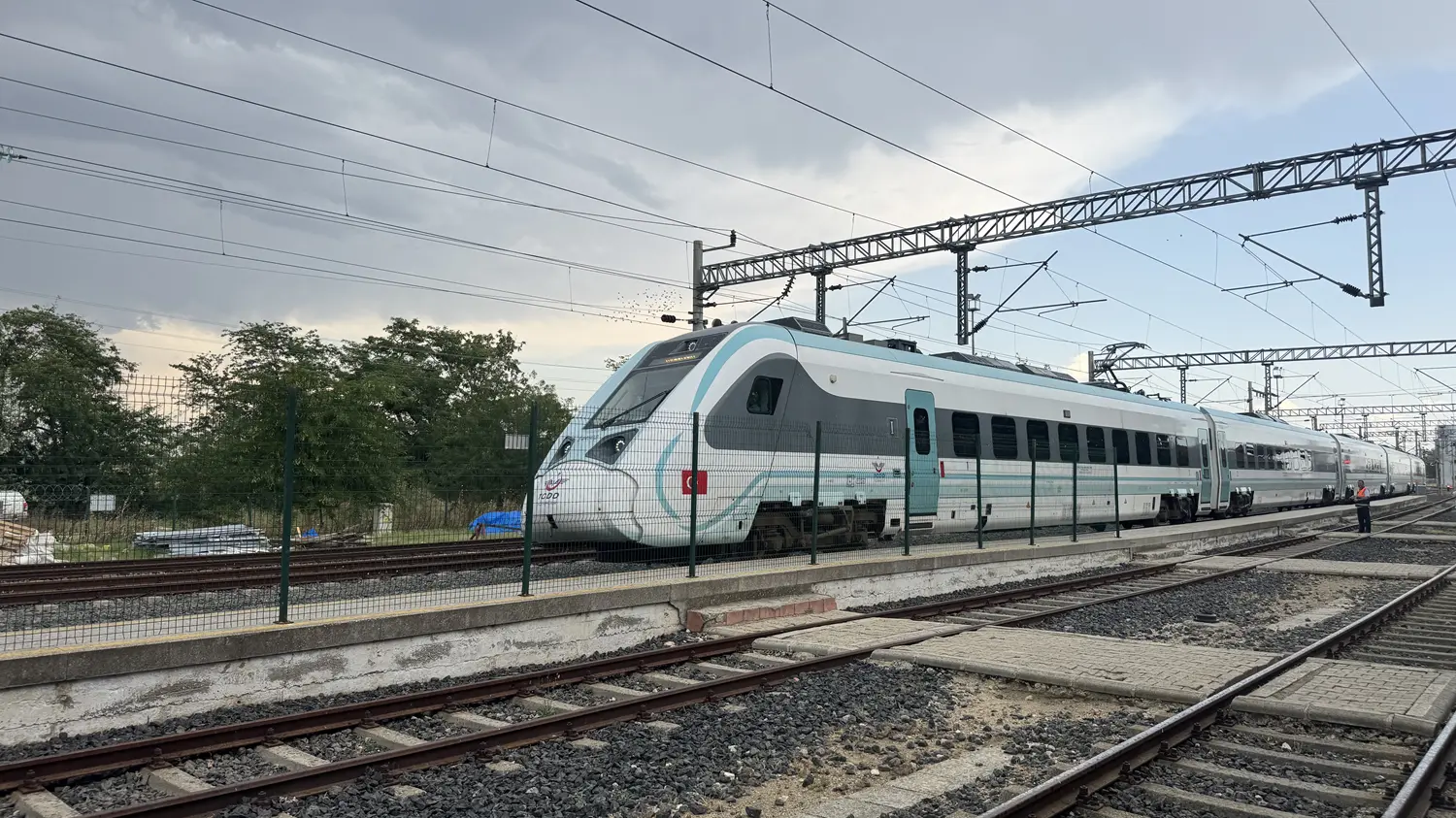 Milli Elektrikli Tren yeni güzergahında! Halkalı-Uzunköprü hattında hizmete başladı
