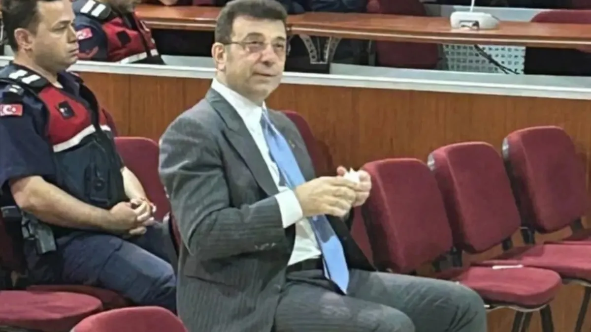 Ekrem İmamoğlu CHP'yi bölmekte kararlı: 'Siyaseten, ruhen ve bedenen hazırız' | Mansur'a 'Yavaş' dedi...