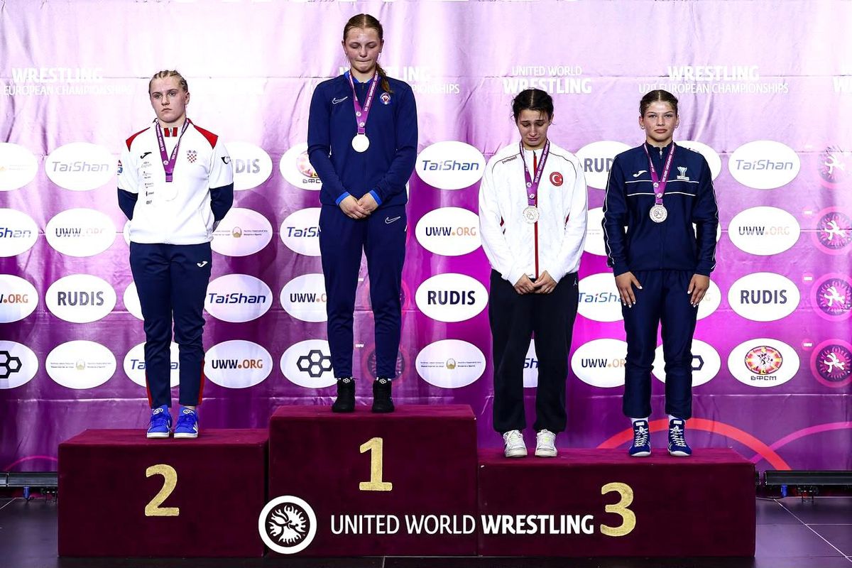 BARÜ'lü sporculardan Avrupa Güreş Şampiyonası'nda 2 madalya