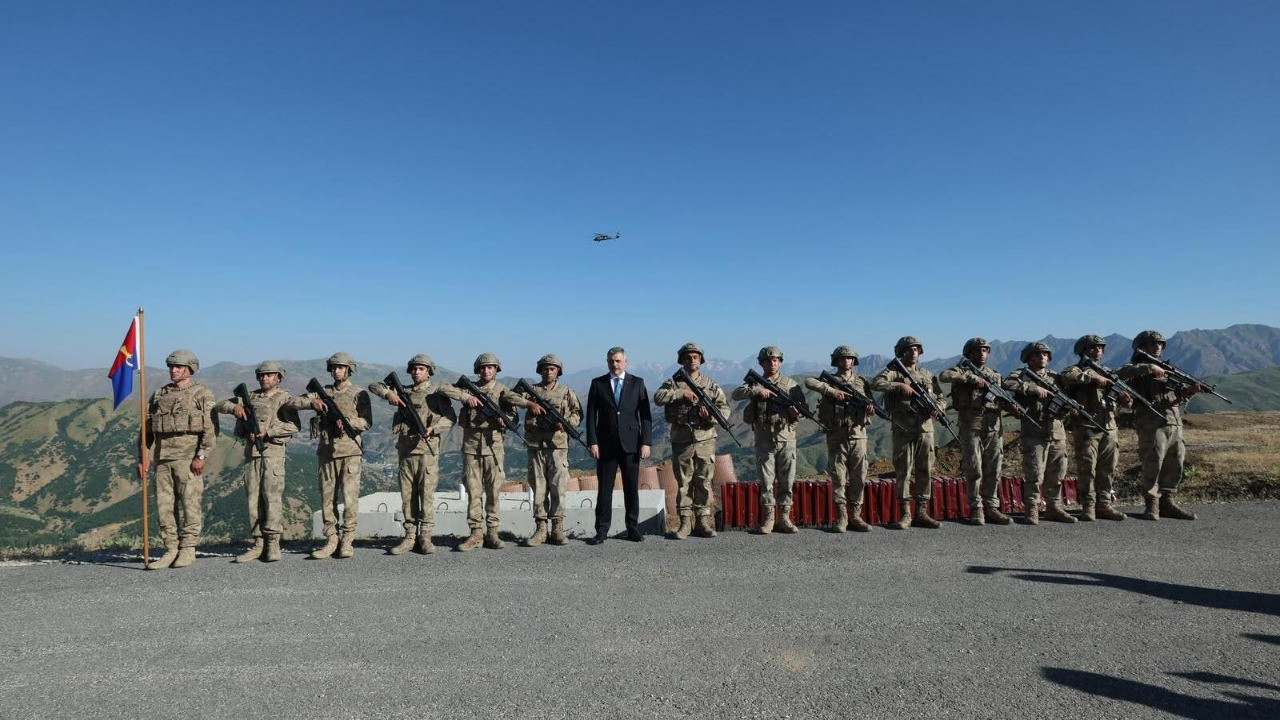 İçişleri Bakanı Mustafa Çiftçi, Hakkari Şemdinli'deki Zirvin Üs Bölgesi'ni ziyaret etti